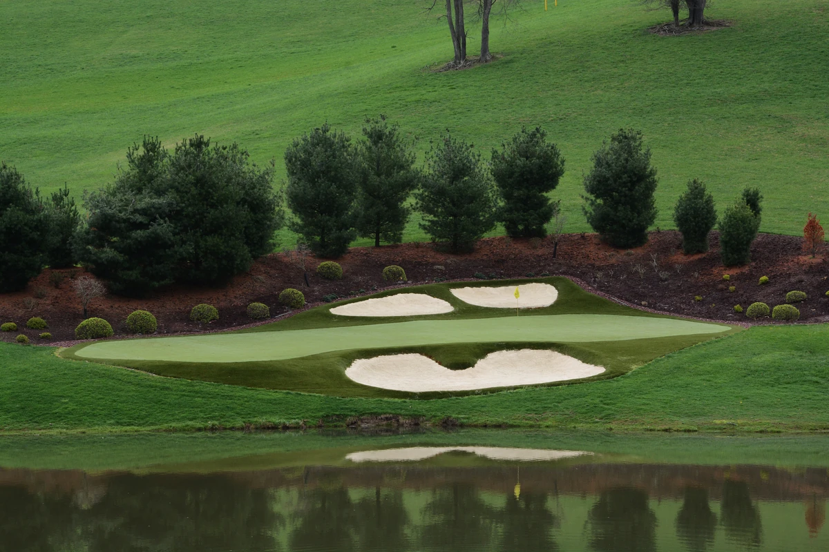 Experience professional golf at home with our artificial golf greens designed for any space.