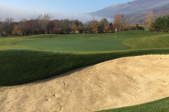 Jiva Hill Golf & Resort, Crozet, France 