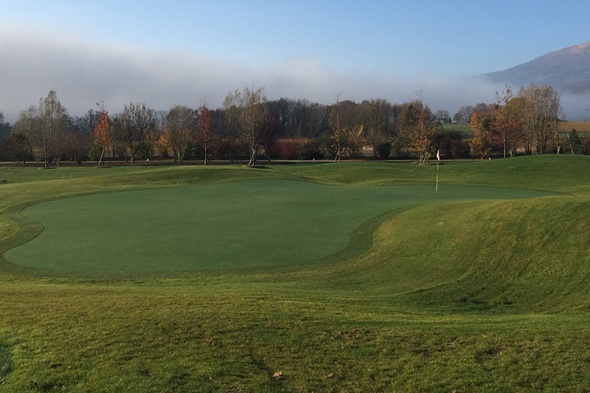 Jiva Hill Golf & Resort, Crozet, France