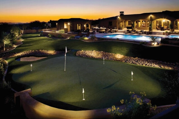 Backyard putting green